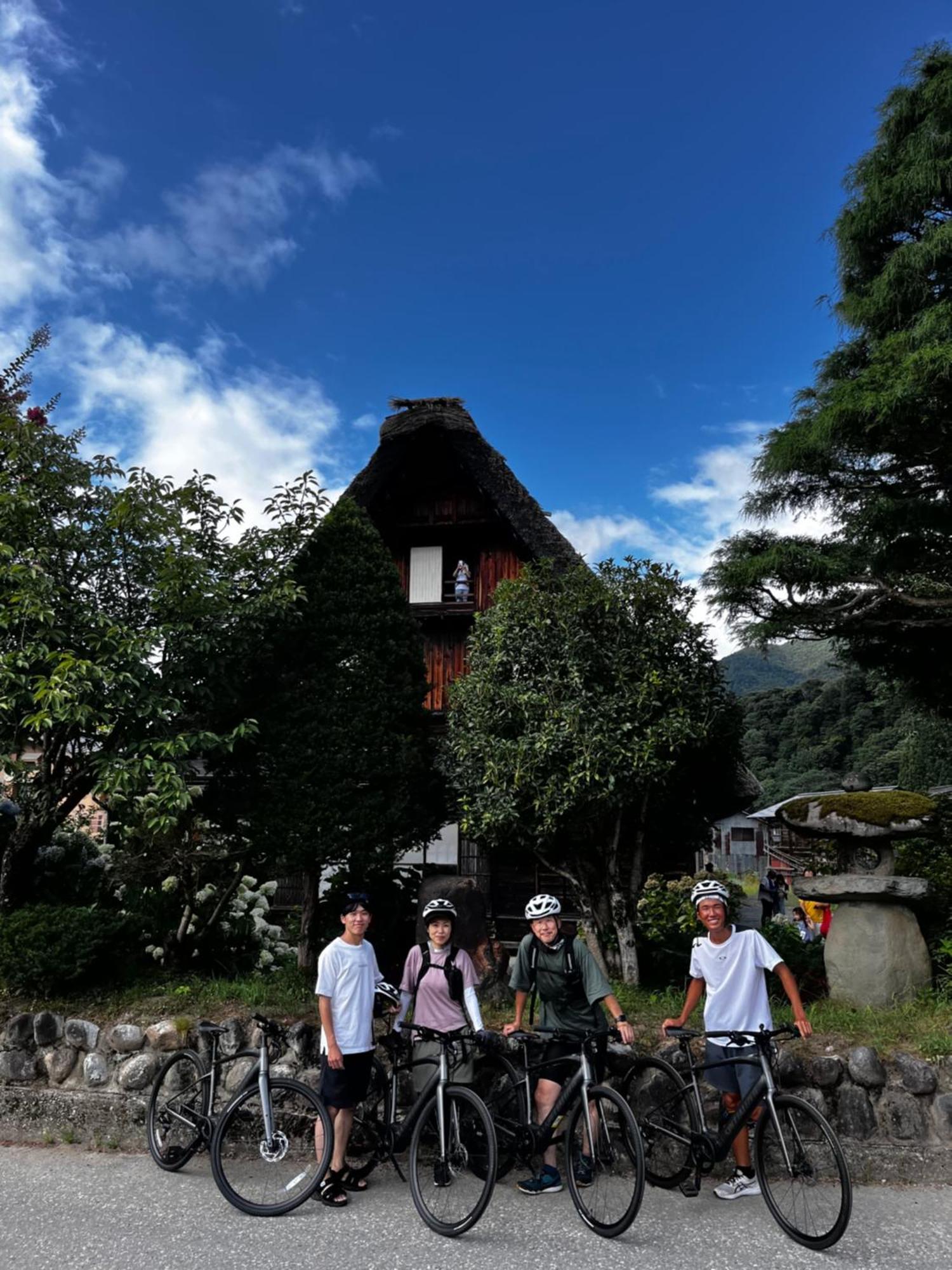 Guesthouse Shirakawa-Go Inn מראה חיצוני תמונה
