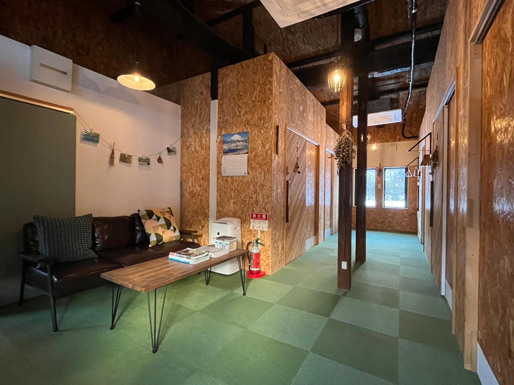 Guesthouse Shirakawa-Go Inn מראה חיצוני תמונה